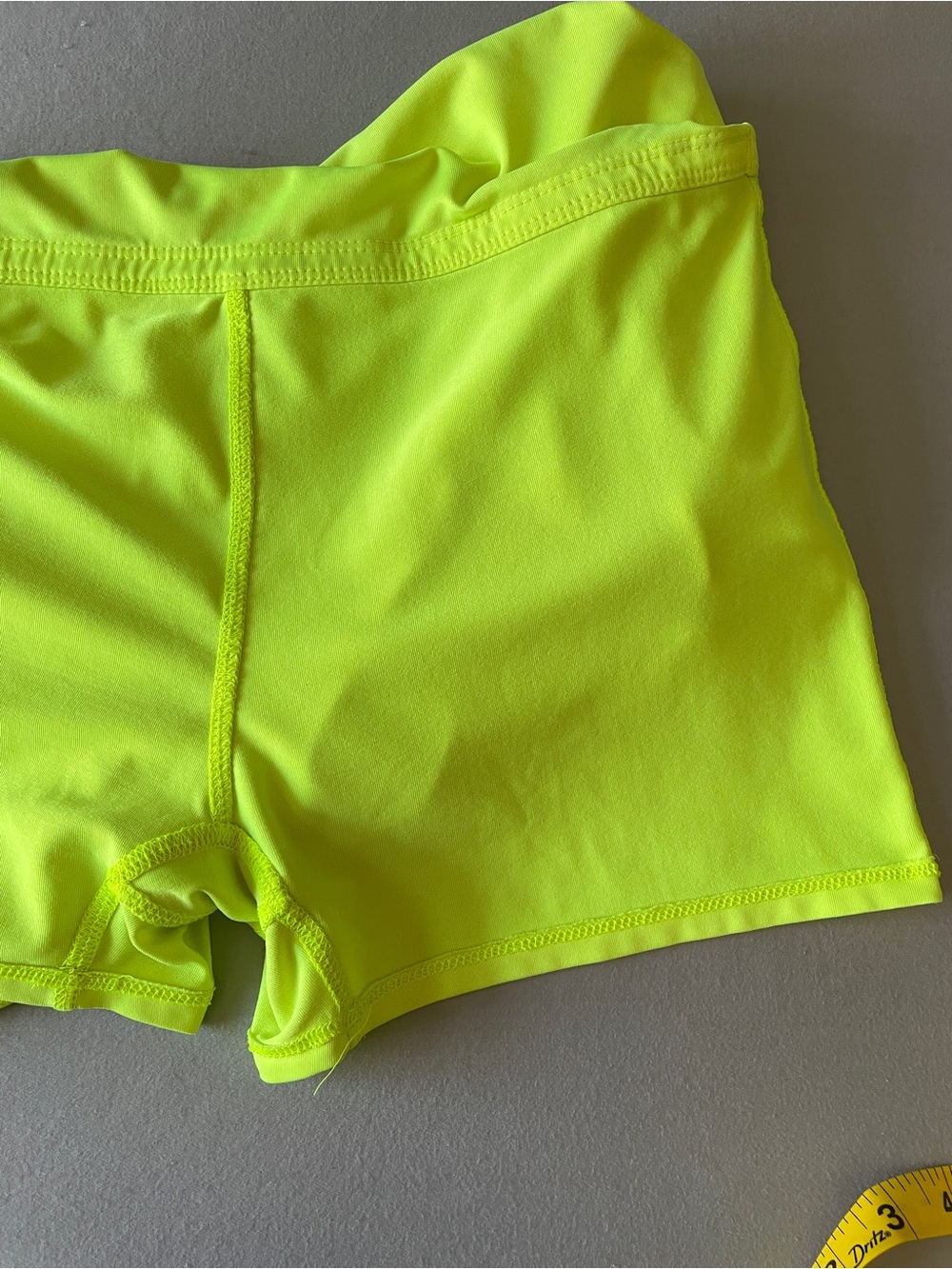 Lucky in Love Neon Lime Tennis Pickleball Skort Skirt, Tiered Layers, Sz Medium - Picture 8 of 9